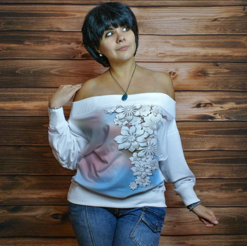 Жіночий світшот-з відкритими плечима з 3D принтом на тему: Білі квіти ВСІ Розміри Преміум тканина