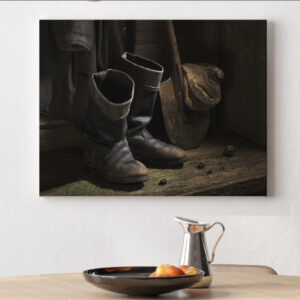 Картина з натюрмортом - Чоботи та лопата