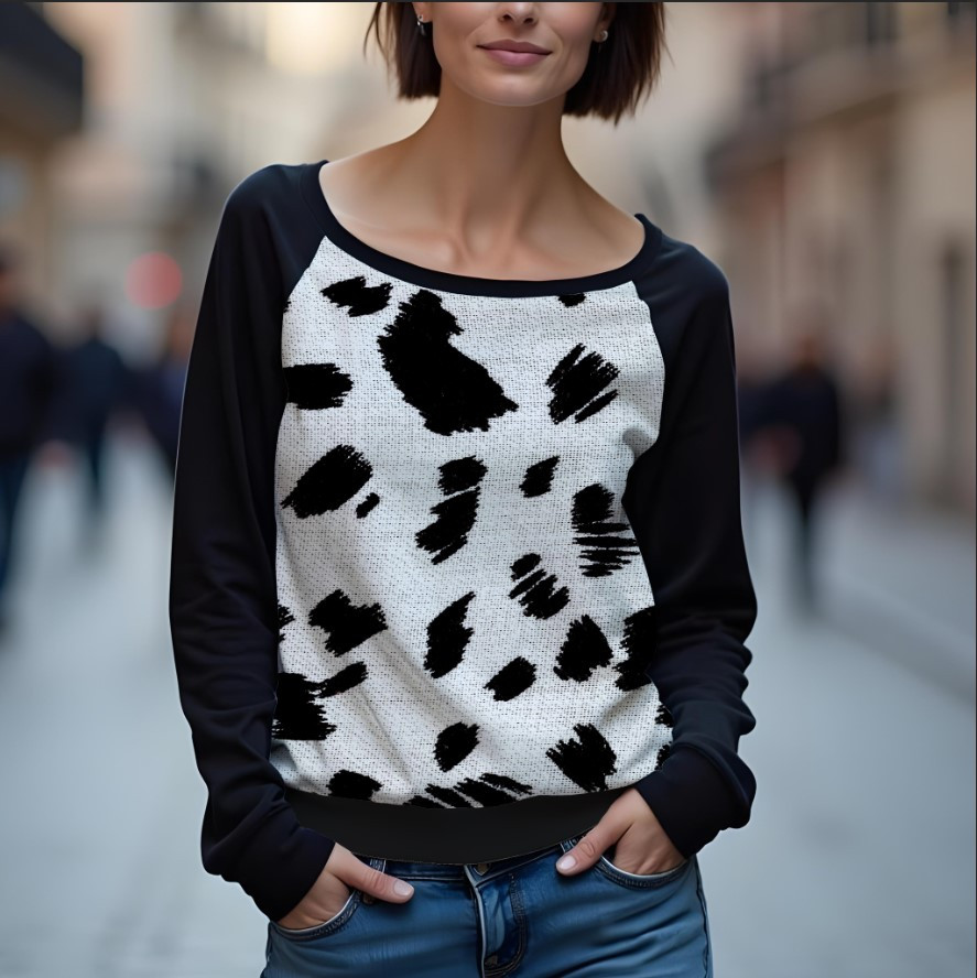 Світшот реглан з відкритими плечима в романтичному стилі з принтом "Текстура білої тканини з чорними плямами