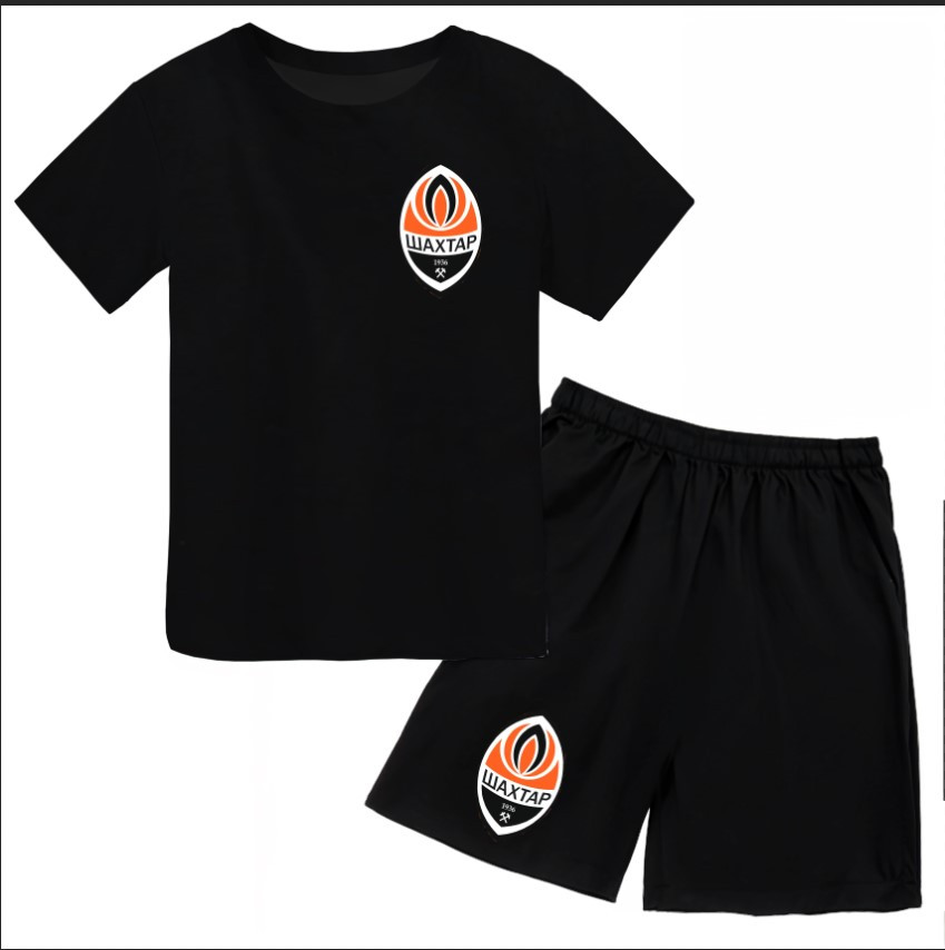 Футболка і шорти