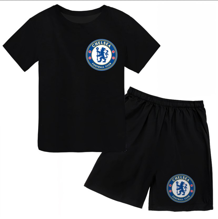 Футболка і шорти