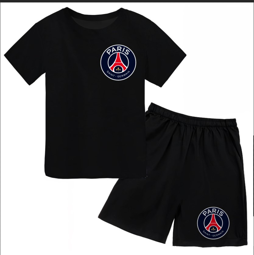 Футболка і шорти