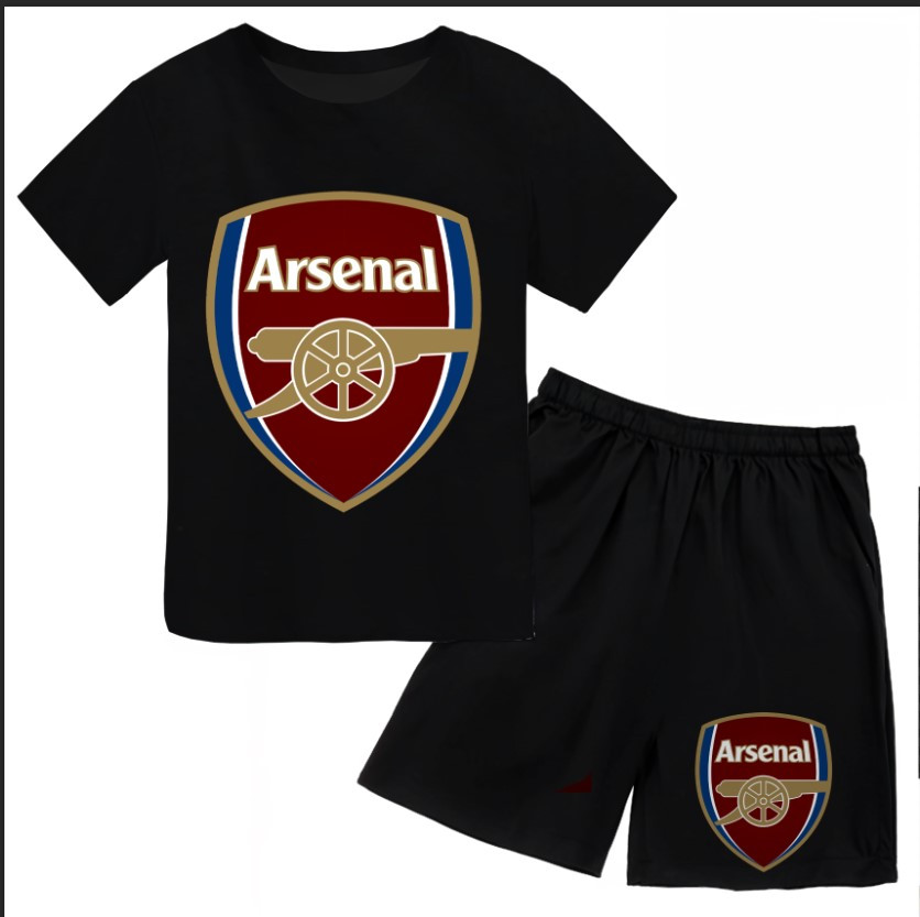 Футболка і шорти