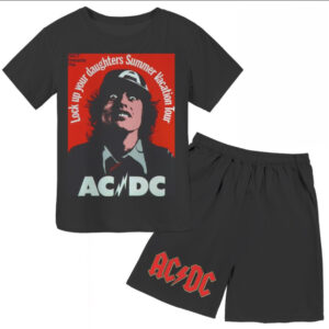 Футболка і шорти