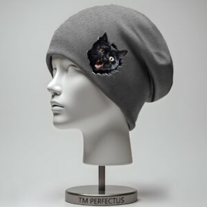 Шапка "Чорна кішка вилазить з дірки" унісекс з принтом ВСІ розміри