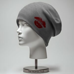 Шапка біні "Відбиток губ жінки помади" унісекс з принтом ВСІ розміри